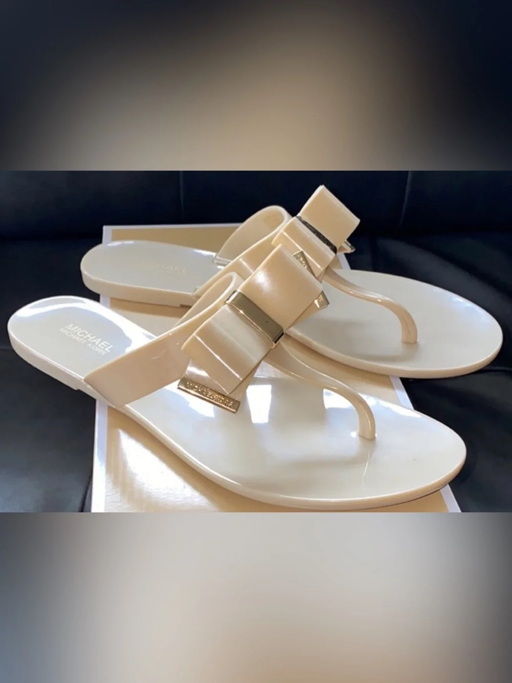 MICHEAL KORS KAYDEN BOW THONG SANDALS Sz. 9.5